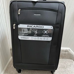 Ricardo of Beverly Hill NWT 29inch check bag